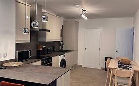 Aya'S Snaresbrook Apartment